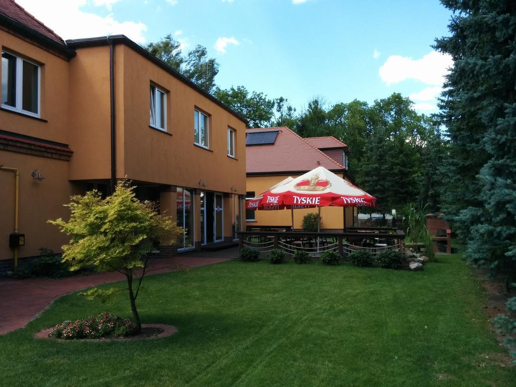 Hotel Pensjonat Nad Jeziorem Myślibórz Exterior foto
